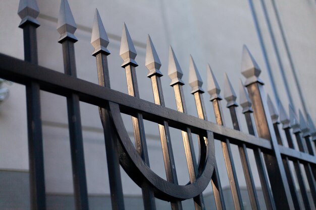 closeup-shot-sharp-spikes-gate_665346-43440